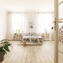 Wicanders WISE Wood Inspire - Waterproof Cork Flooring with a Wood Look in Highland Oak - Room View